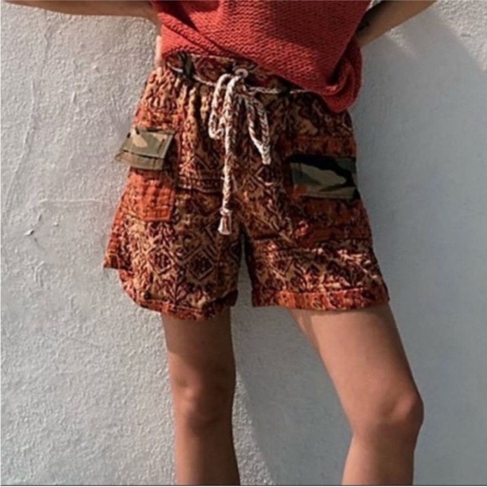 Free People Dakota Skies
Stitched Shorts - Beach Combo